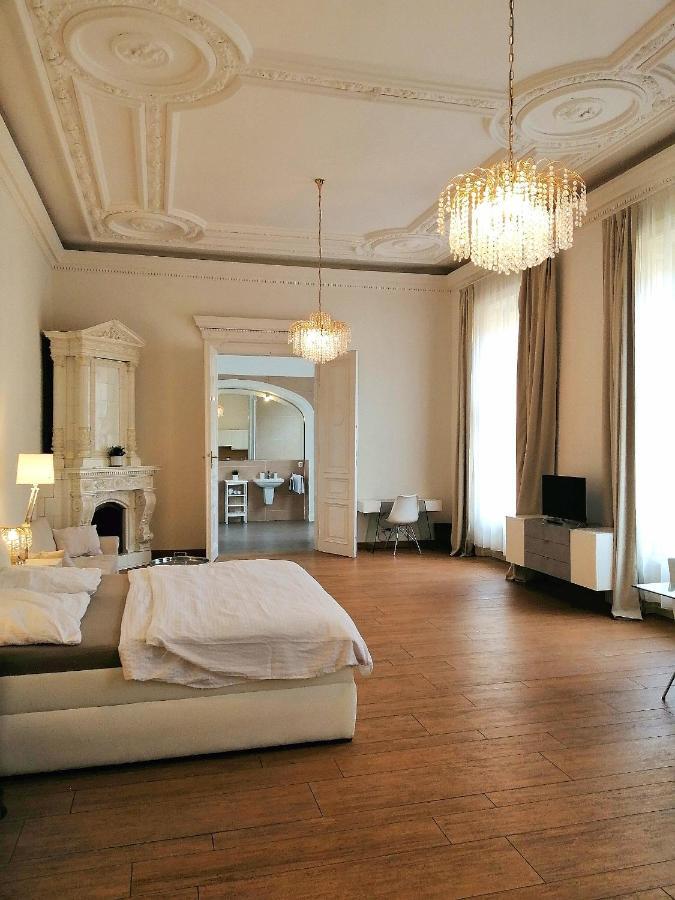 Luxury Design City Centre Apartment Брно Экстерьер фото